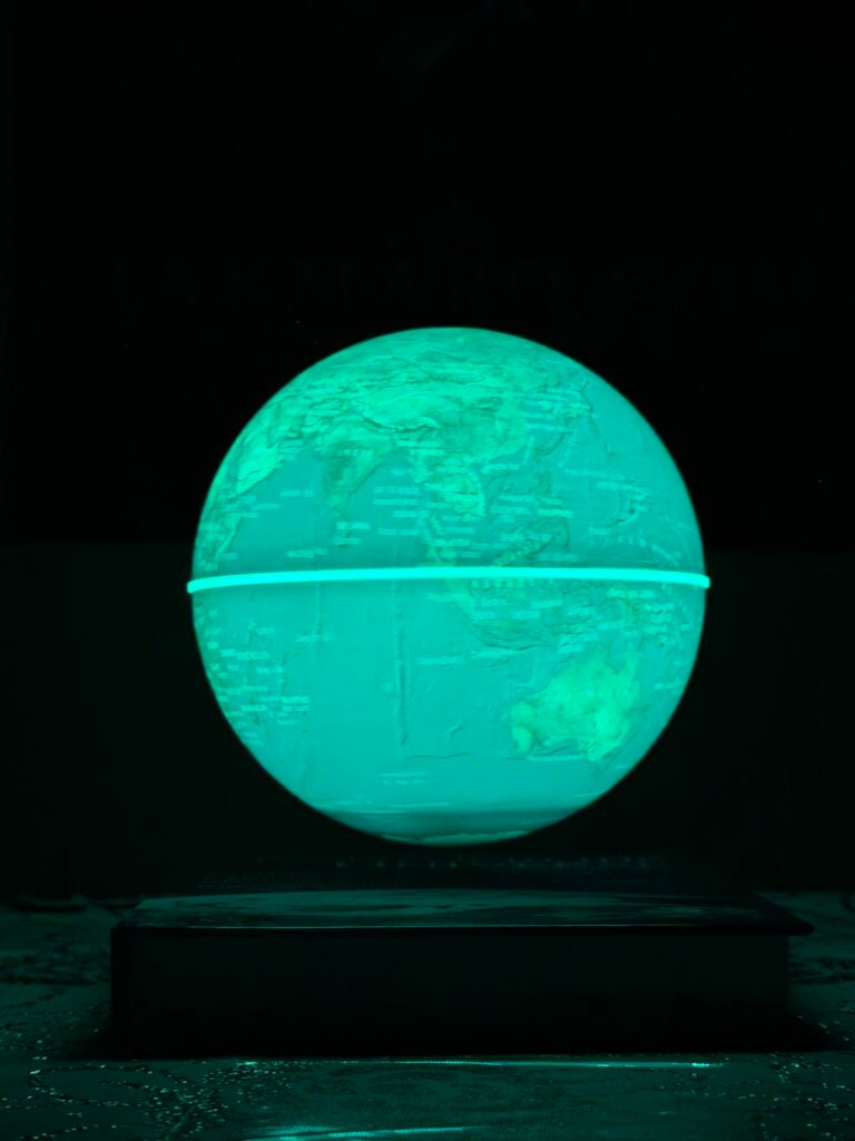 JAKMARO Levitating Magnetic Globe – Floating World Experience
